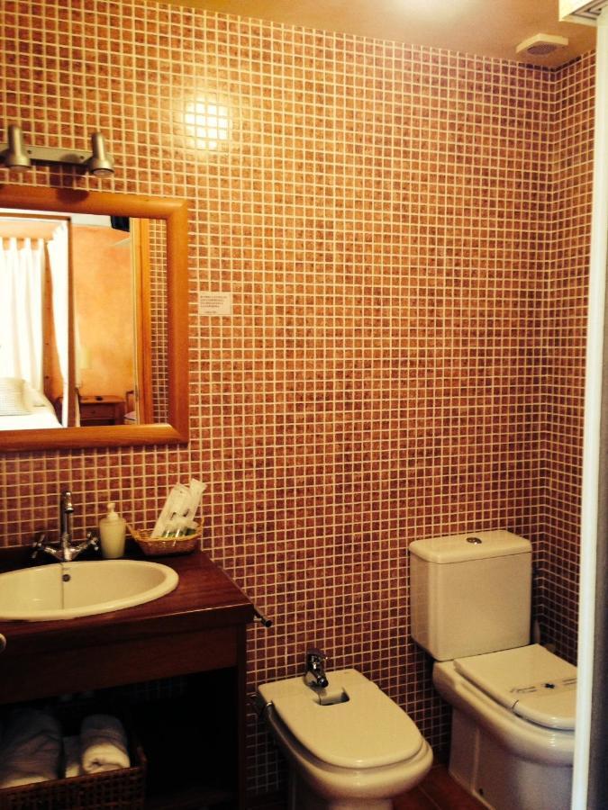 Hostal L'Ou De Reig Montseny Luaran gambar